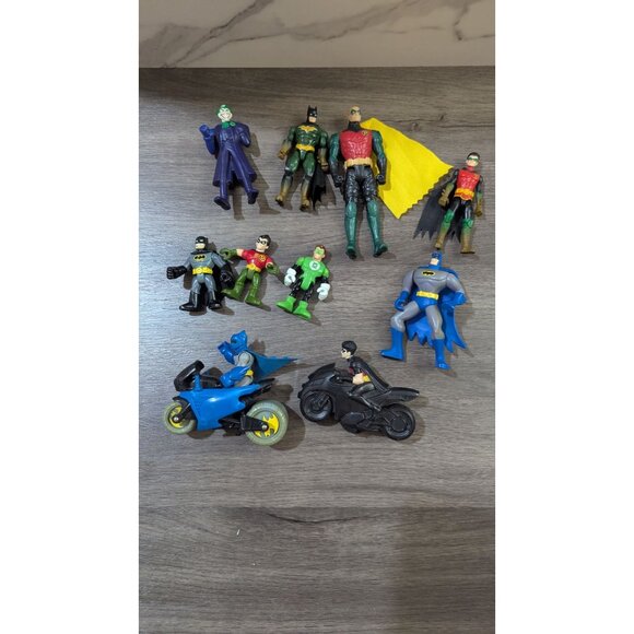 Batman & DC Comics Action Figures & Vehicles Set - Picture 7 of 7